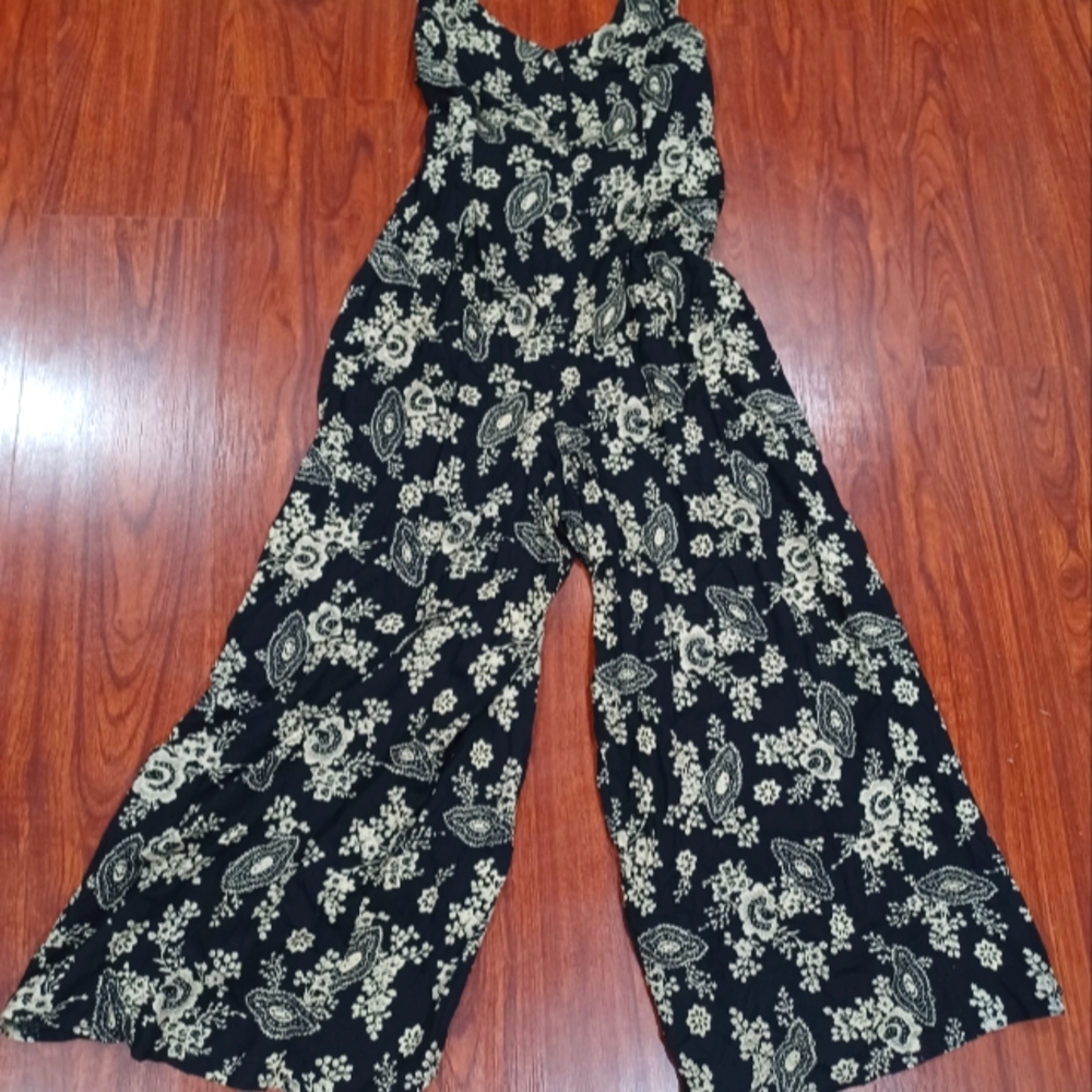 Super cute wide leg Romper